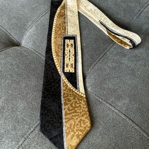 Elegant Black and Gold Tie for Special Events